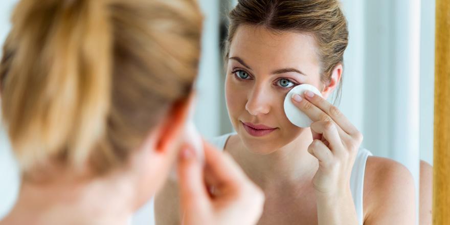 Why is it Important to Cleanse Your Face at Night?